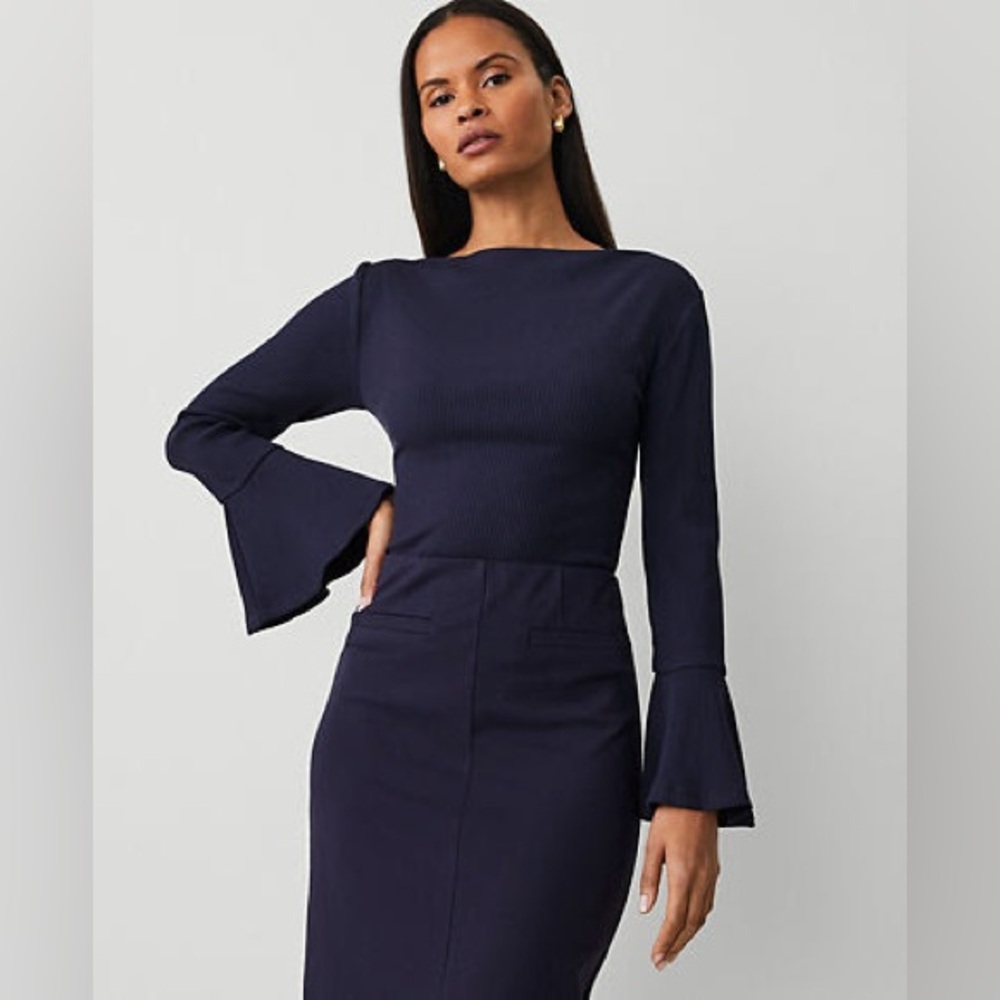 NWOT Ann Taylor Petite Bell-Sleeve Knit top in Navy, XSP